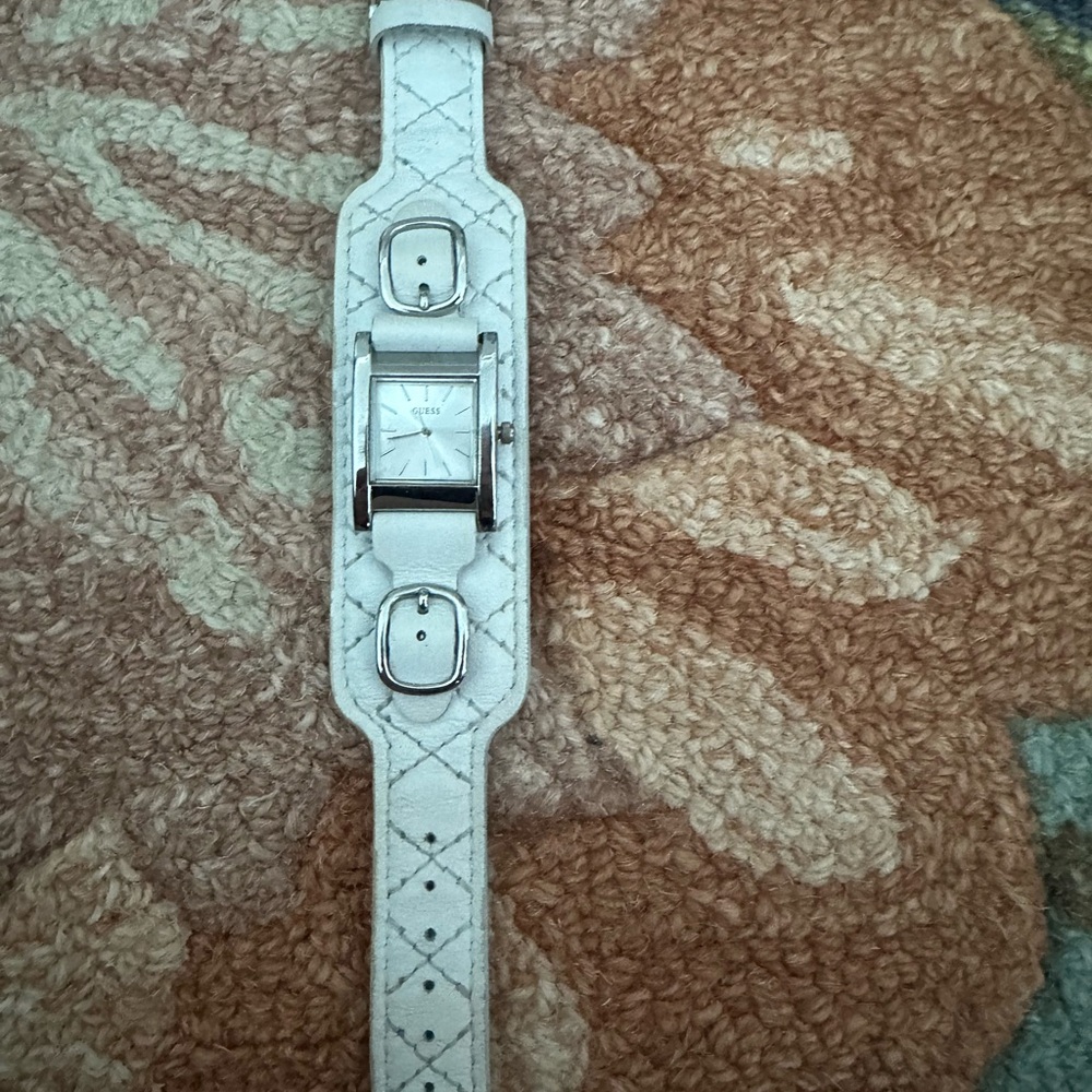 GUESS Leather Strap in White